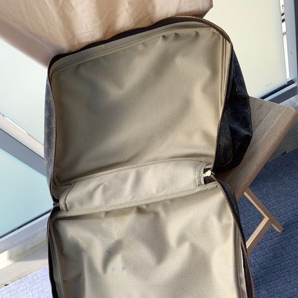 Louis Vuitton Monogram Alize Hueres - Picture 7 of 12